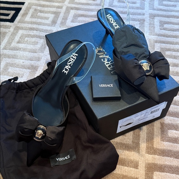 Versace
Alia 45mm slingback pumps - Picture 6 of 13